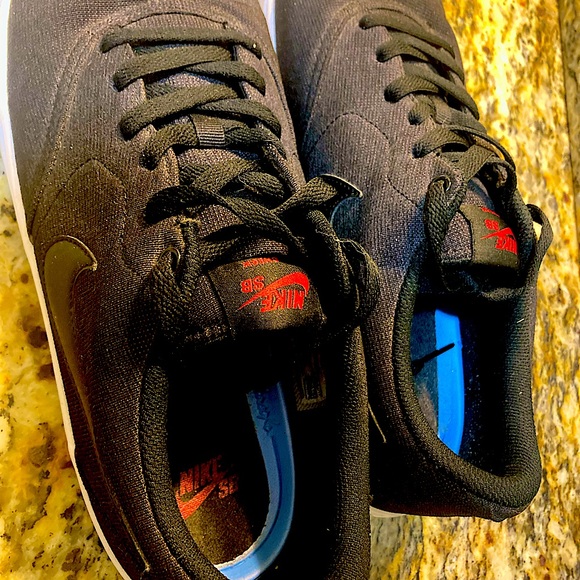 Nike Shoes - Picture 2 of 3